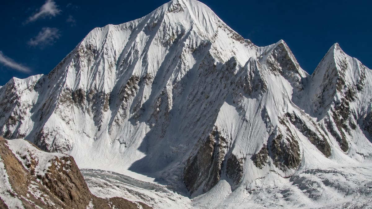 Kunyang Khhish – E mountain landscape in Gilgit-Baltistan